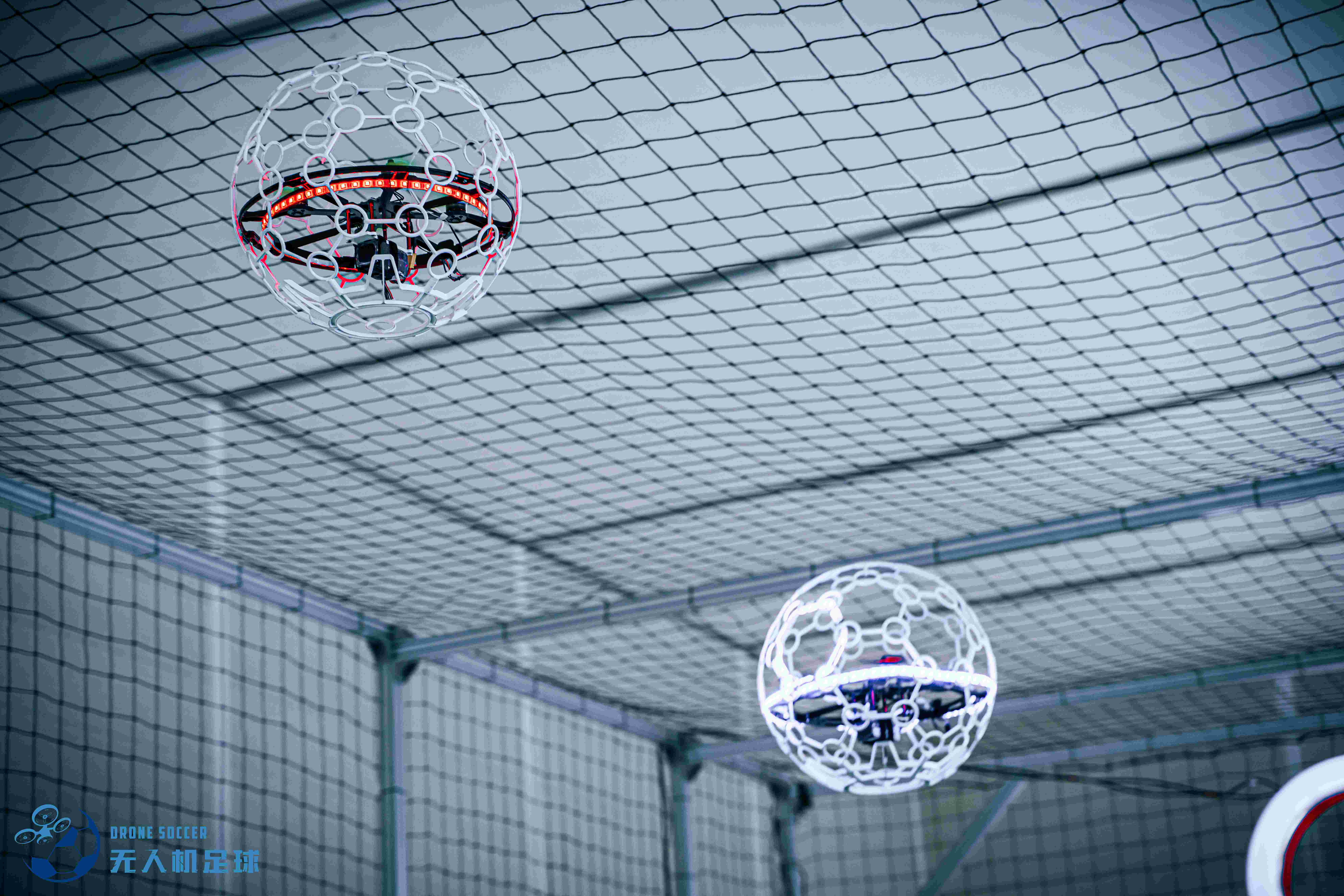 什麼(me)是無人機足球？