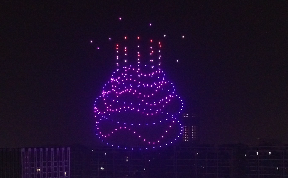 什麼(me)是無人機足球？